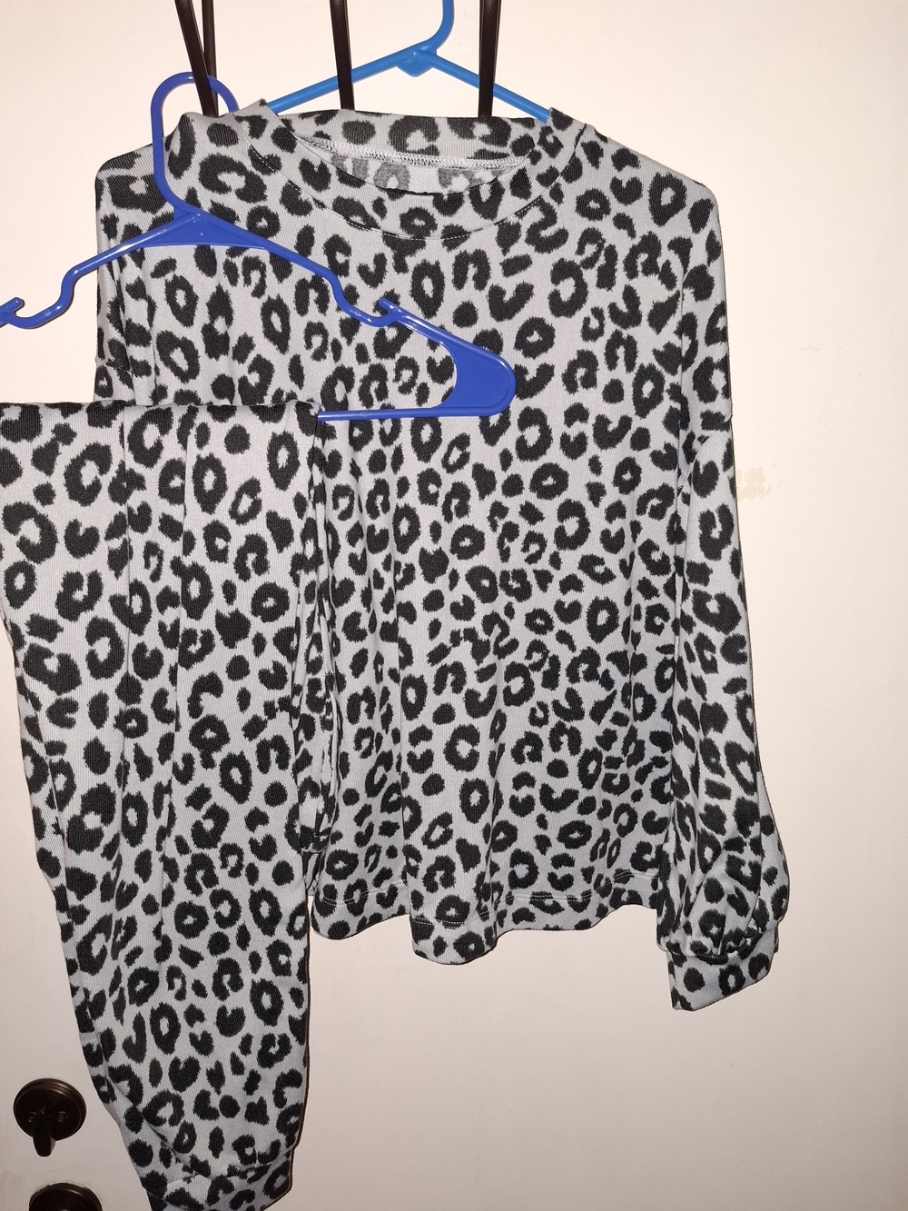 Sanctuary Black and White Leopard Print Pullover Sweatshirt